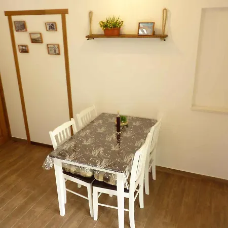 Apartament In Seget Donji 40144 *